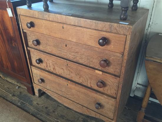 Victorian oak chest of drawers(-)